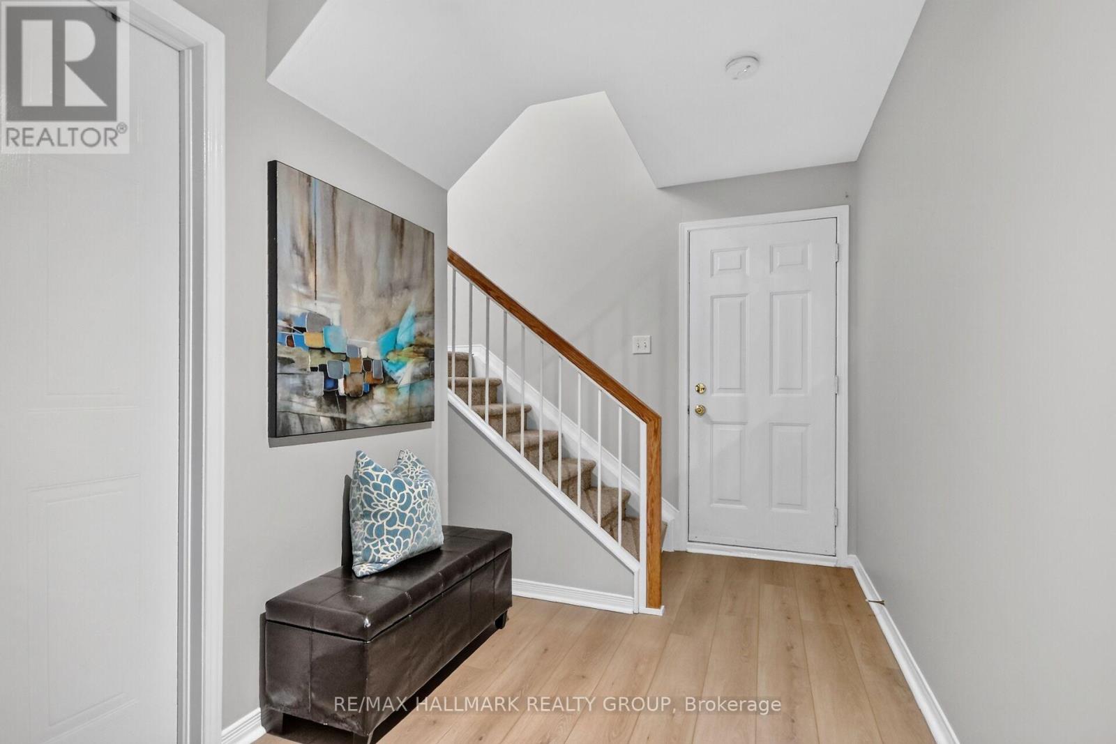 10 Daybreak Street — photo 8