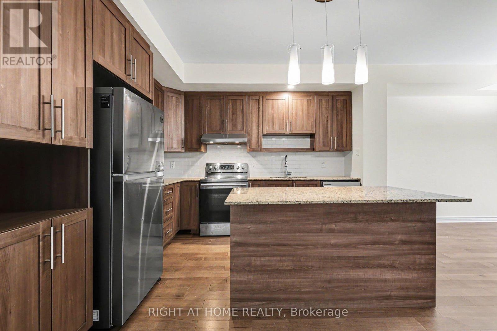 285 Munro Street — photo 11