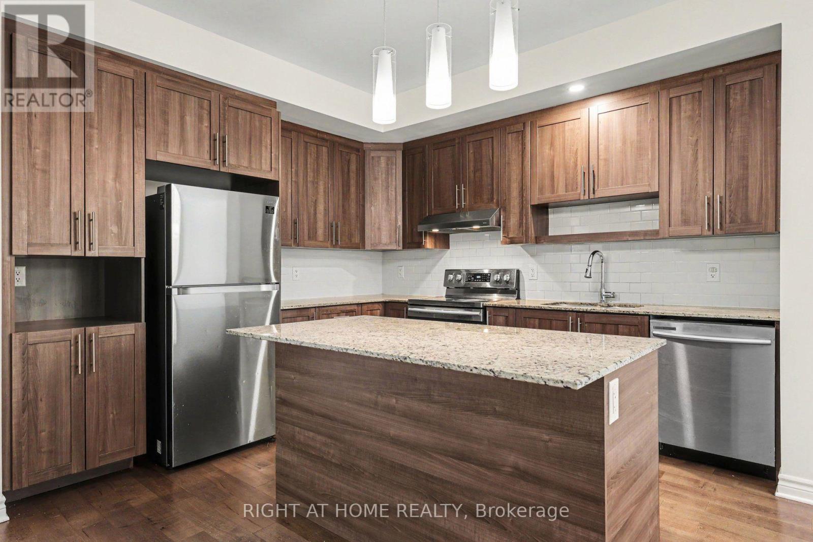 285 Munro Street — photo 12