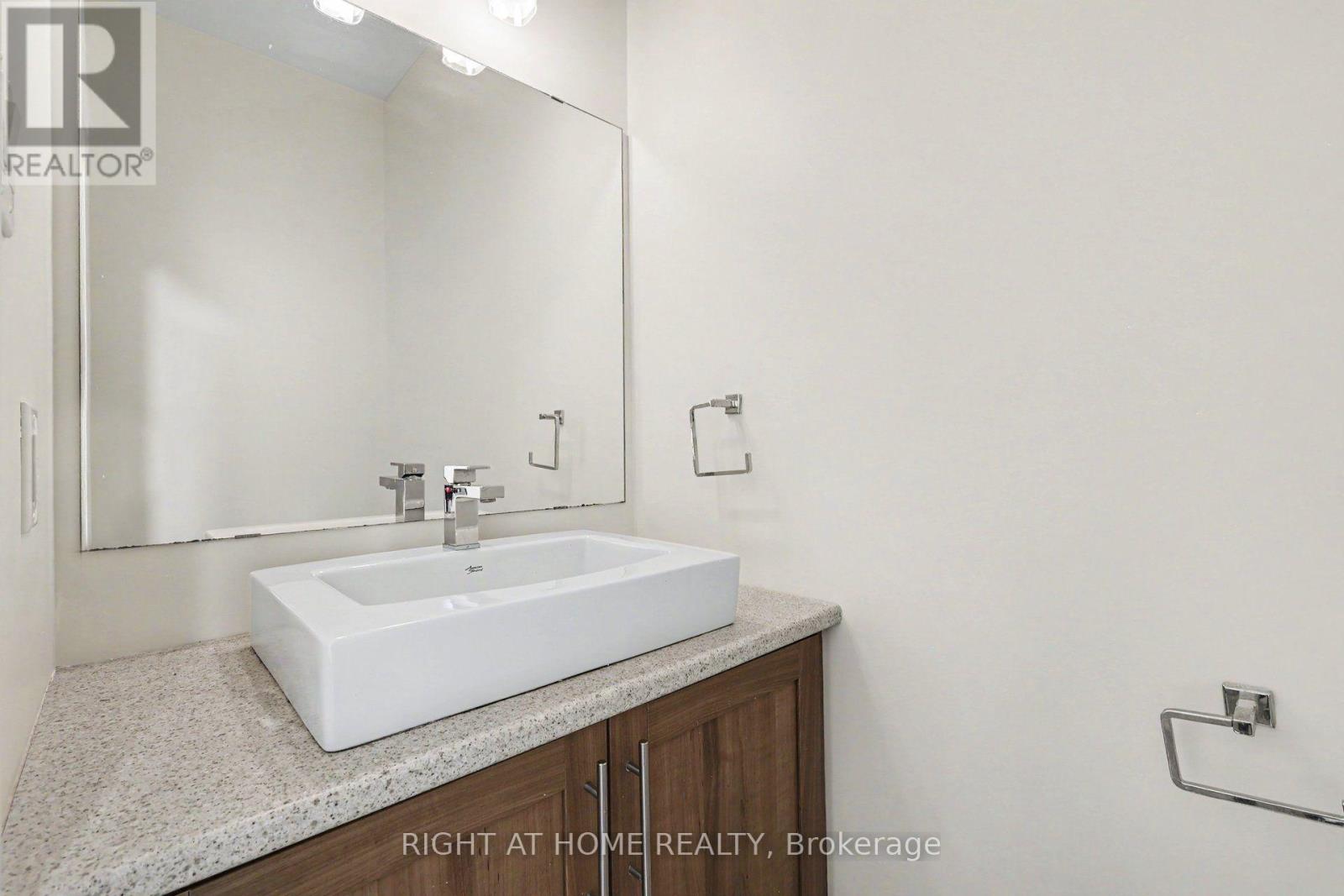 285 Munro Street — photo 14