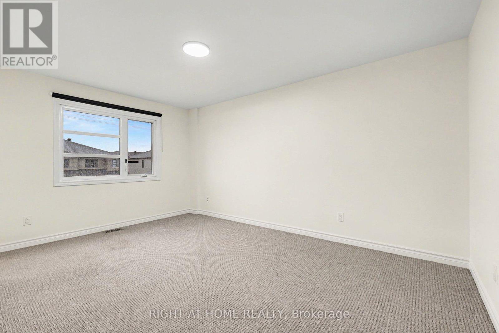 285 Munro Street — photo 16