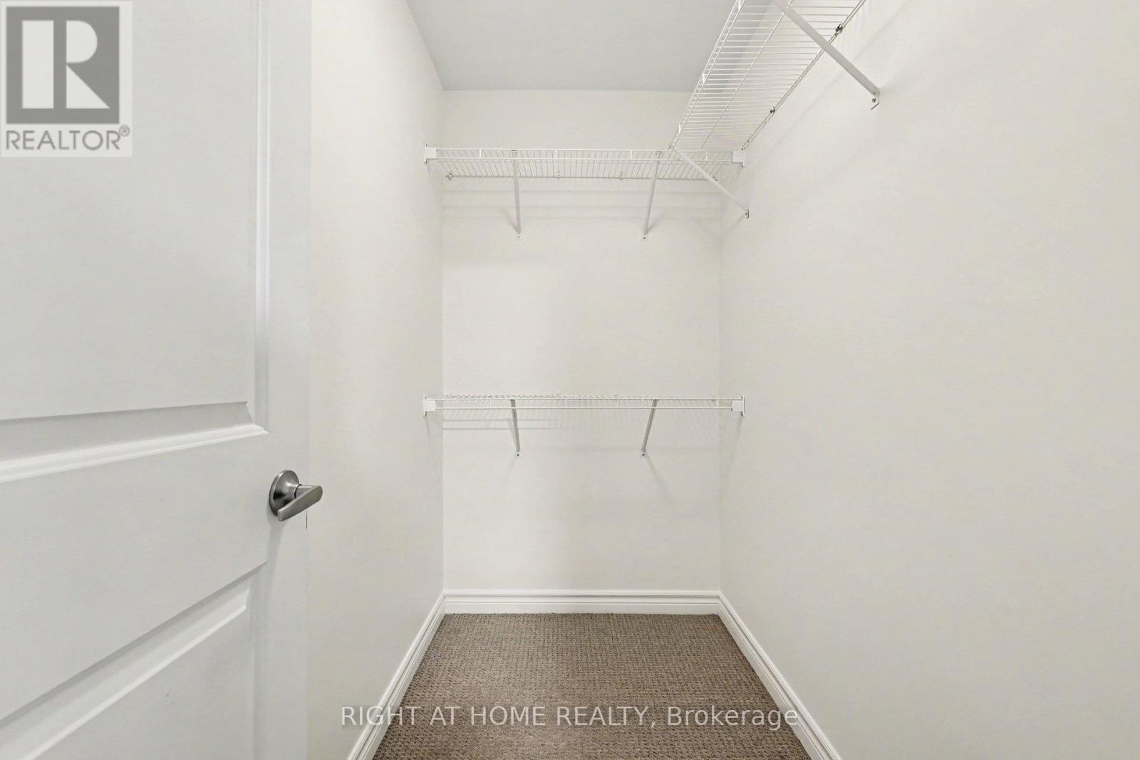 285 Munro Street — photo 20
