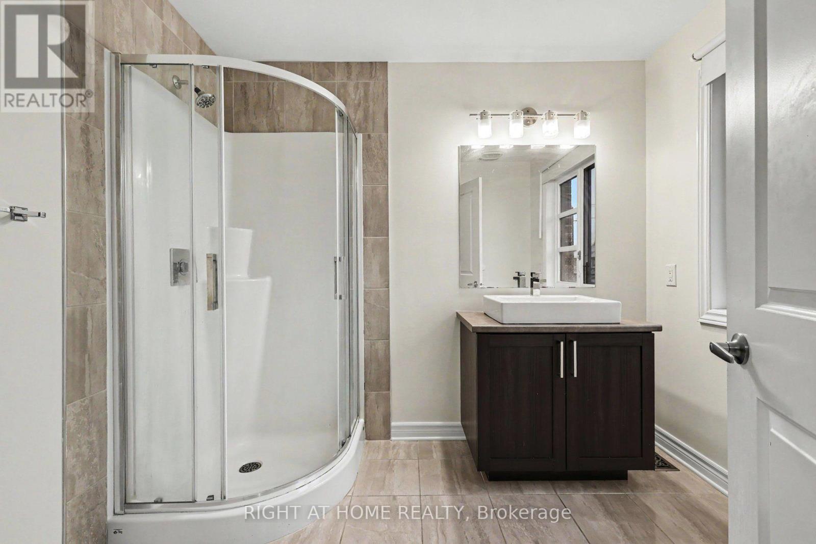 285 Munro Street — photo 21