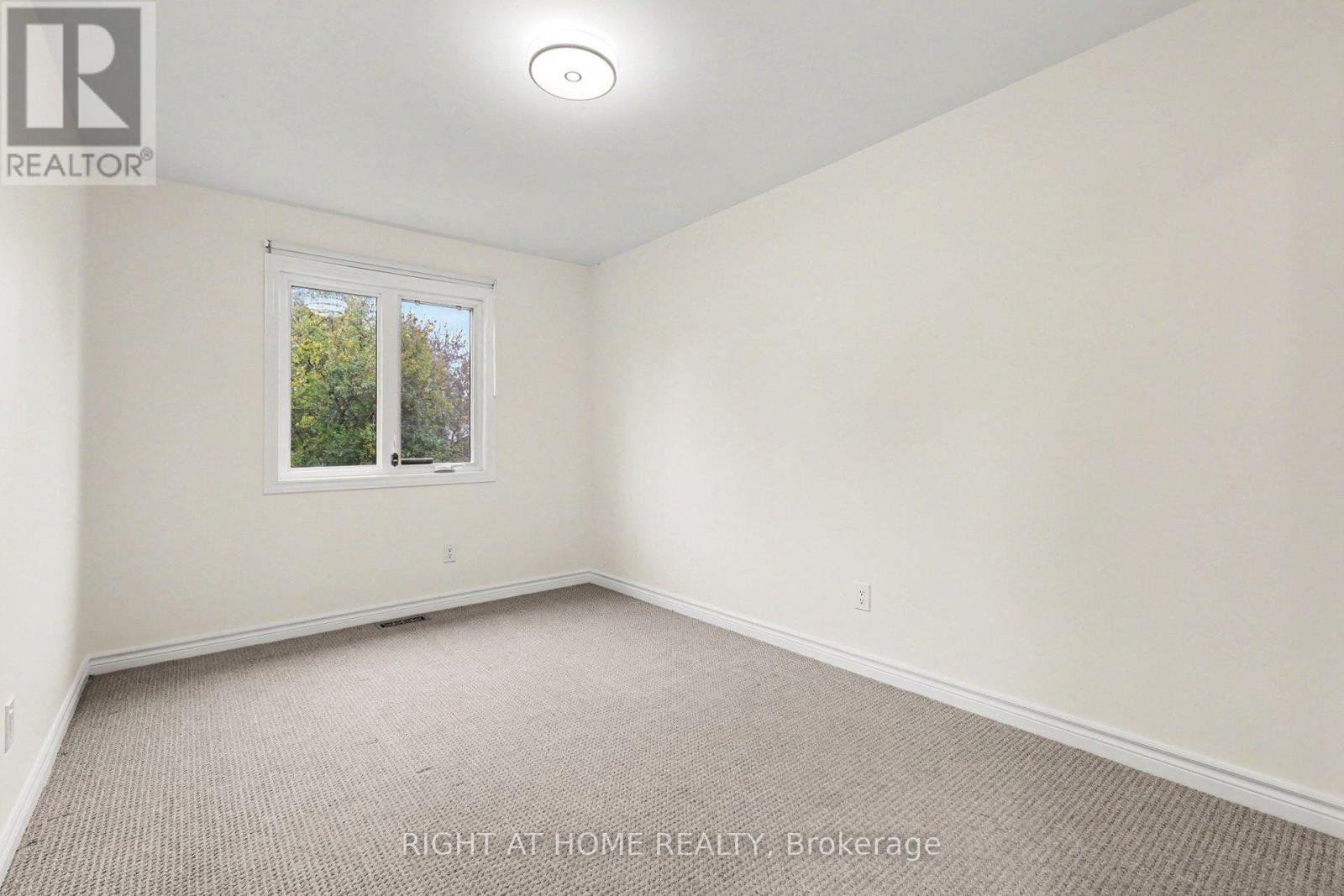 285 Munro Street — photo 23