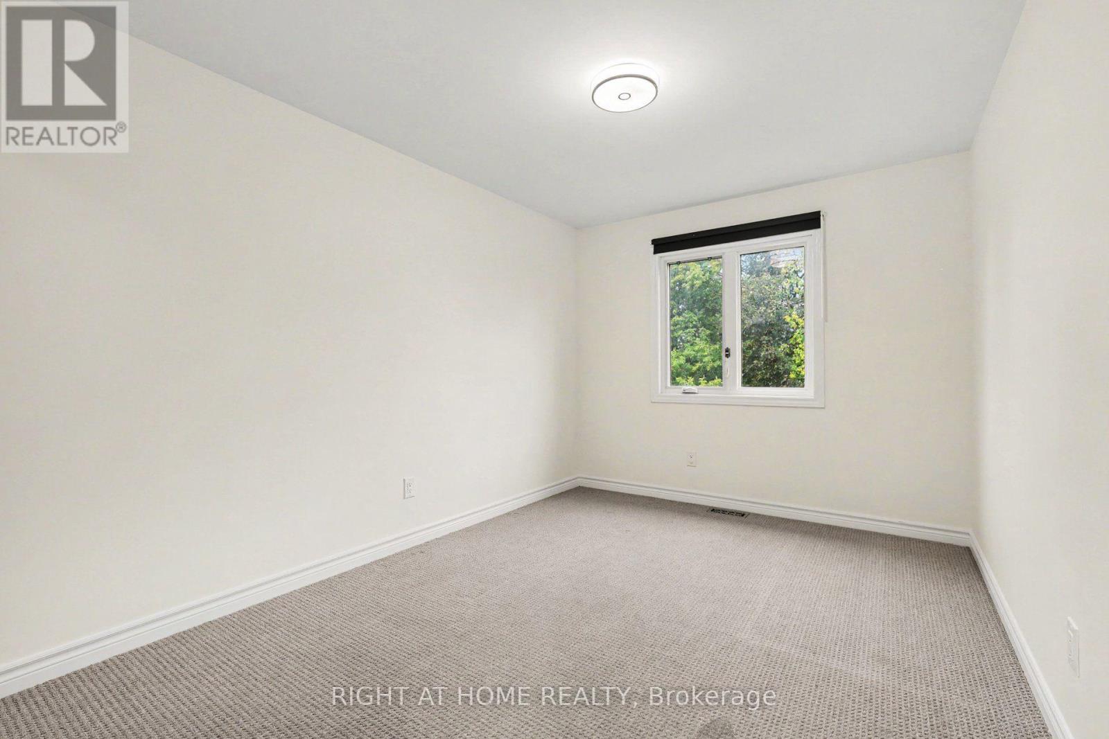 285 Munro Street — photo 25