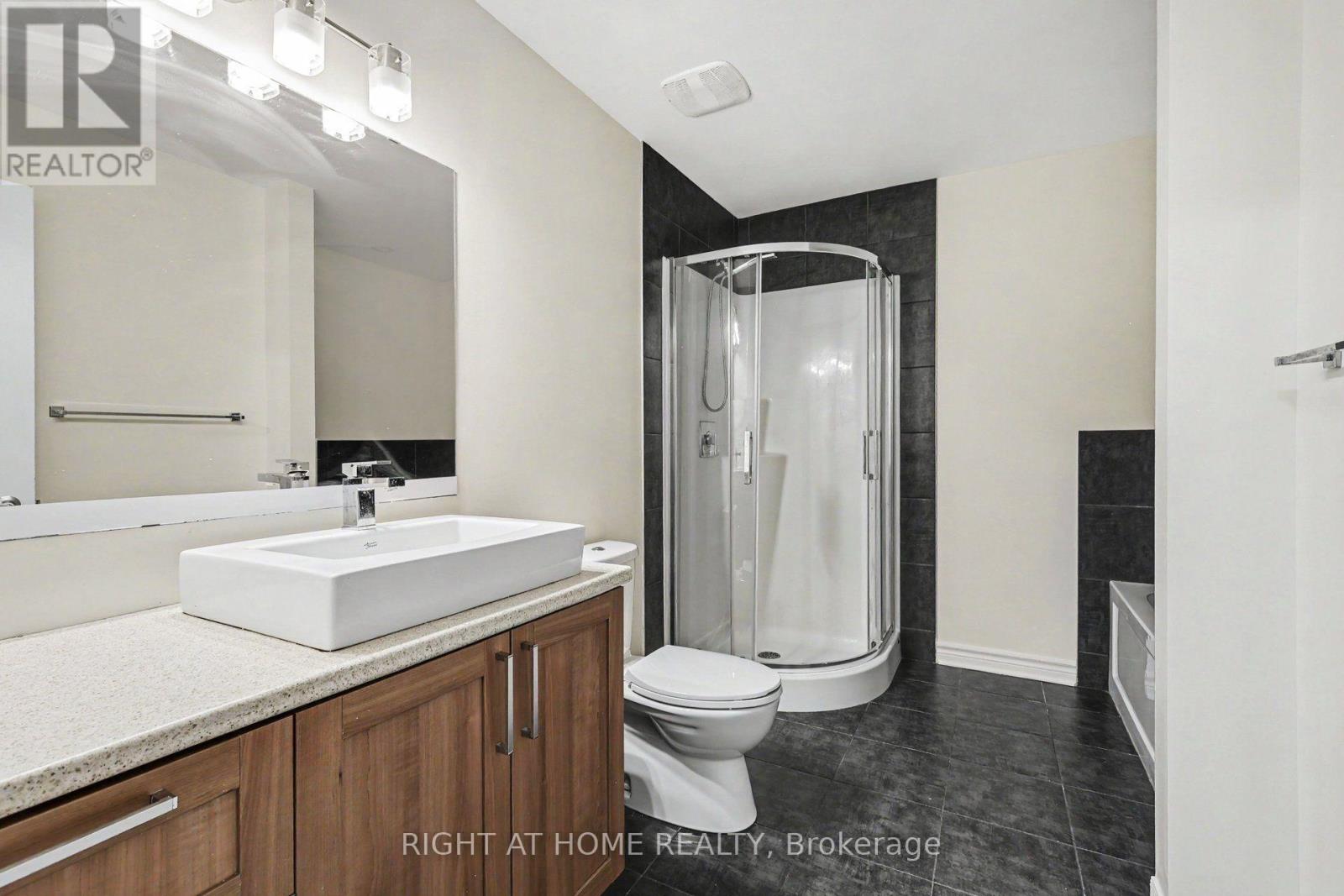 285 Munro Street — photo 27