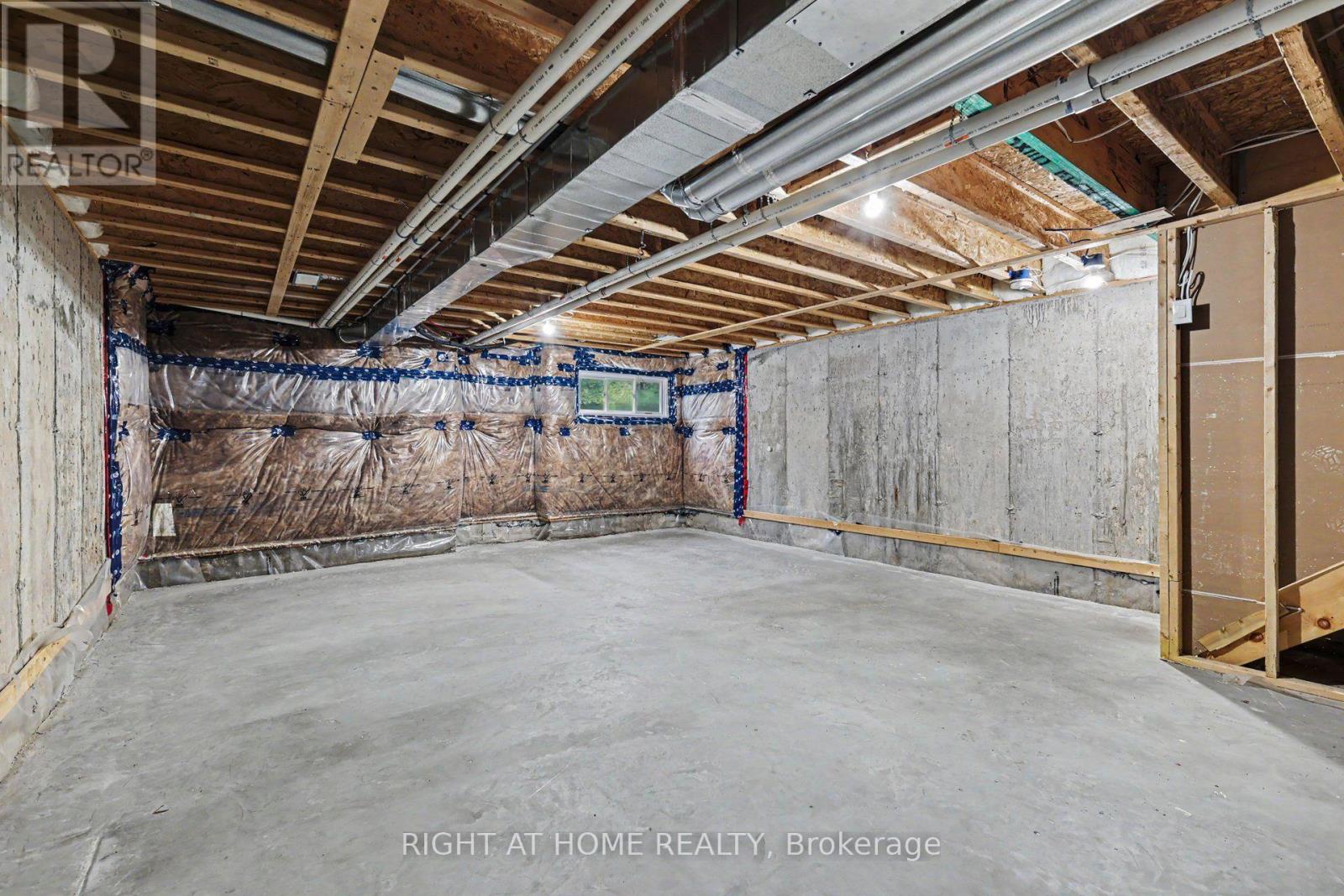 285 Munro Street — photo 29