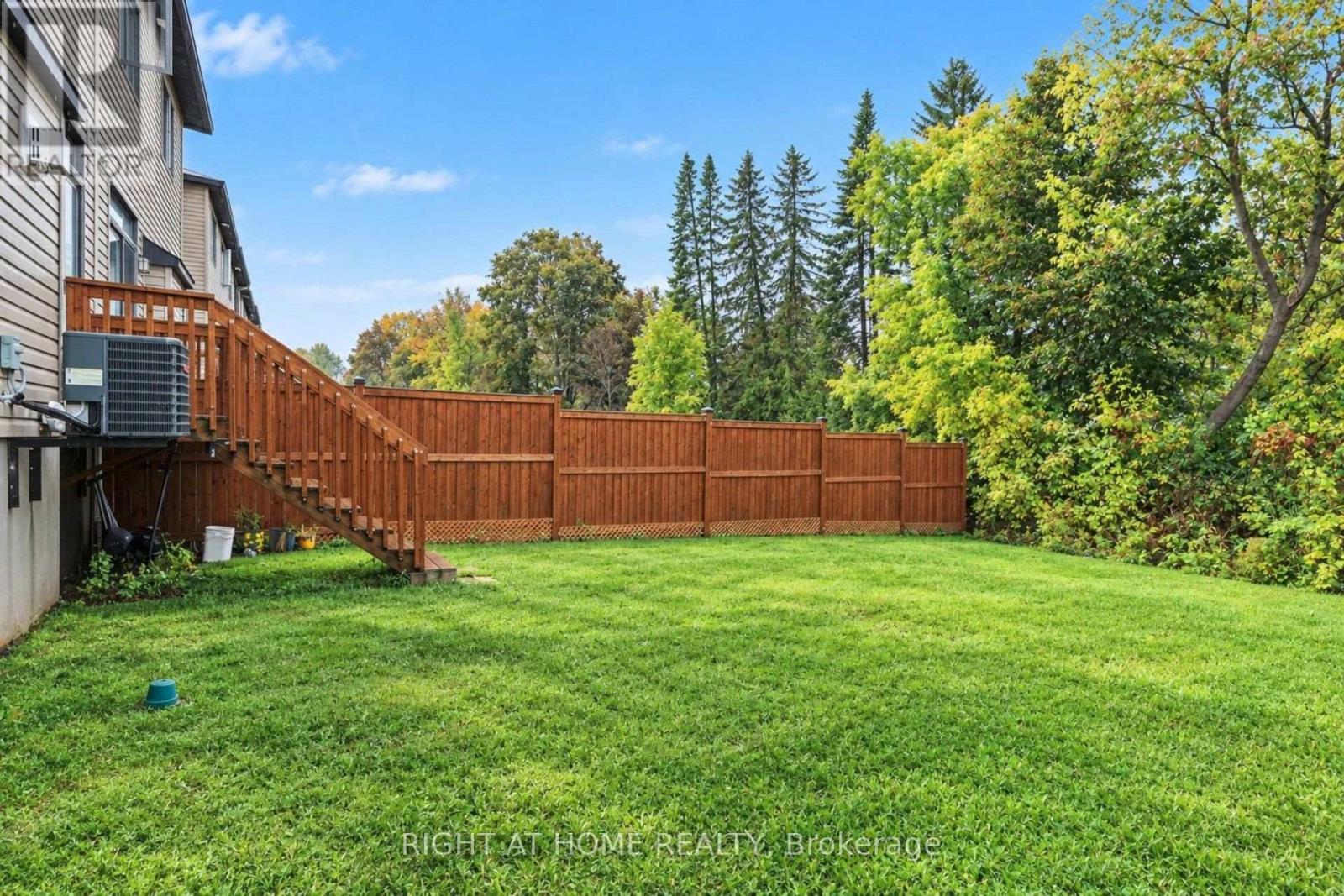 285 Munro Street — photo 31