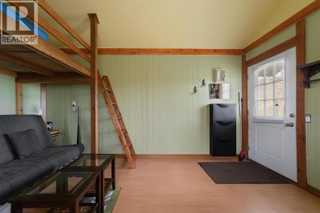 Listing photo – 25 Earls Way, White Sands