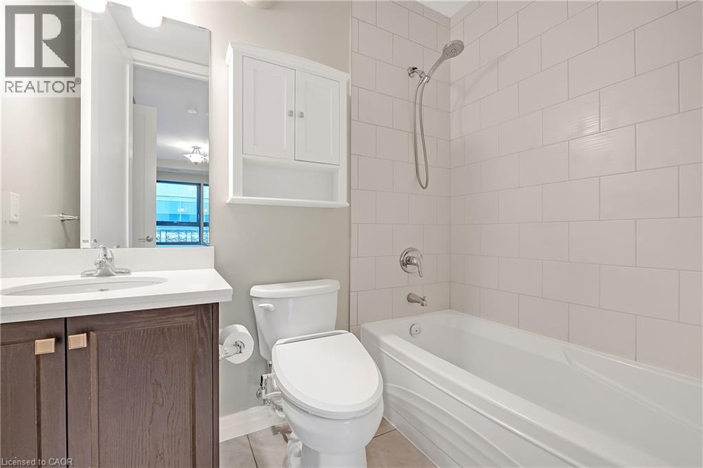 #1006 112 KING Street E - 16