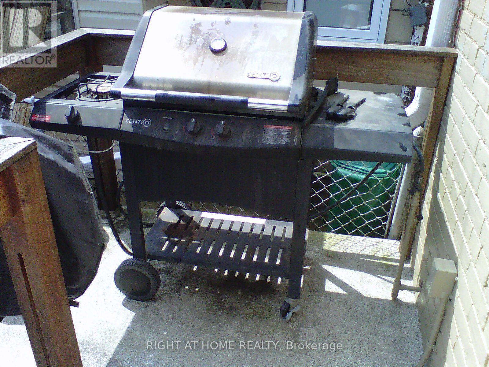 261 Grace Street — photo 25