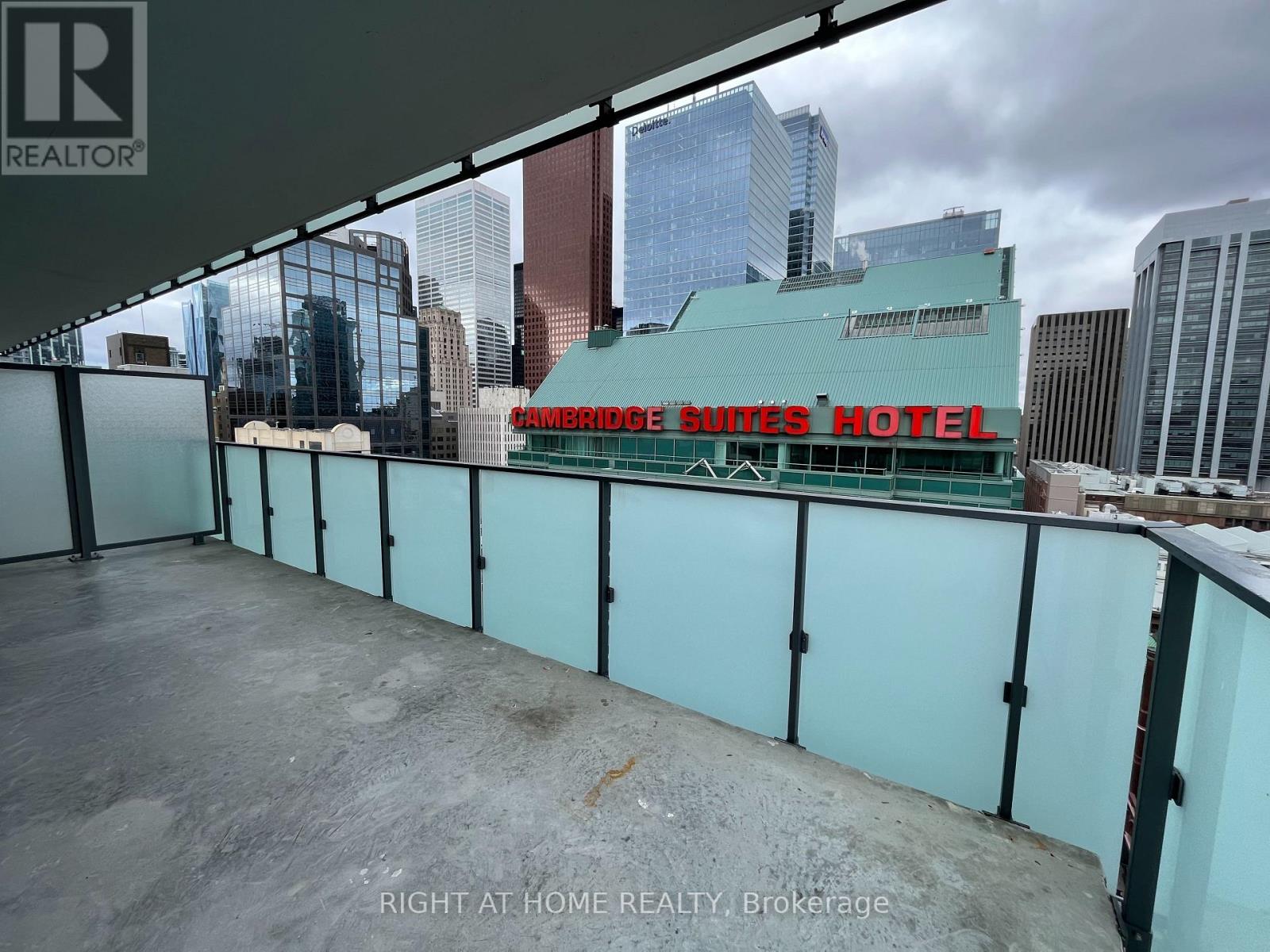 25 Richmond Street East — photo 16