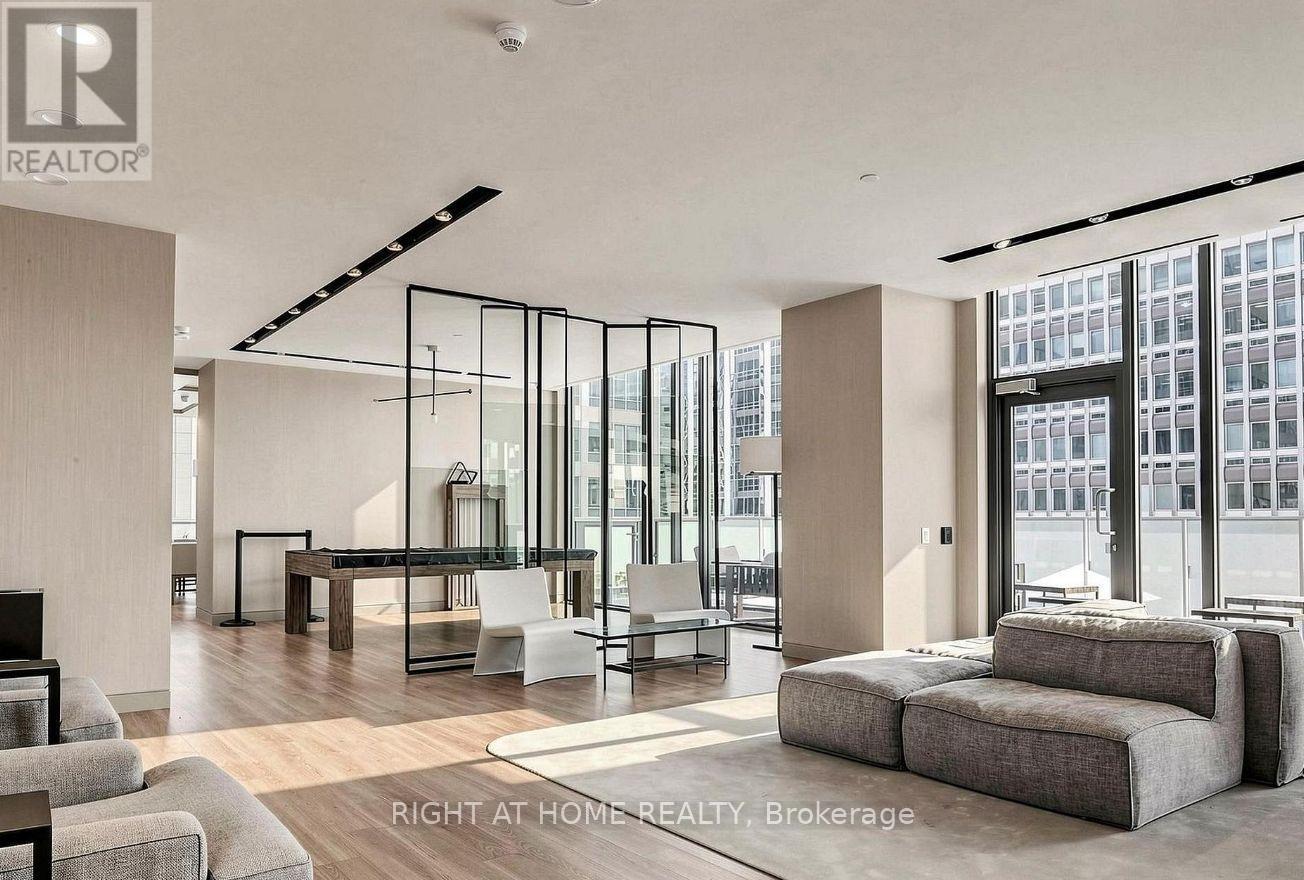 25 Richmond Street East — photo 20