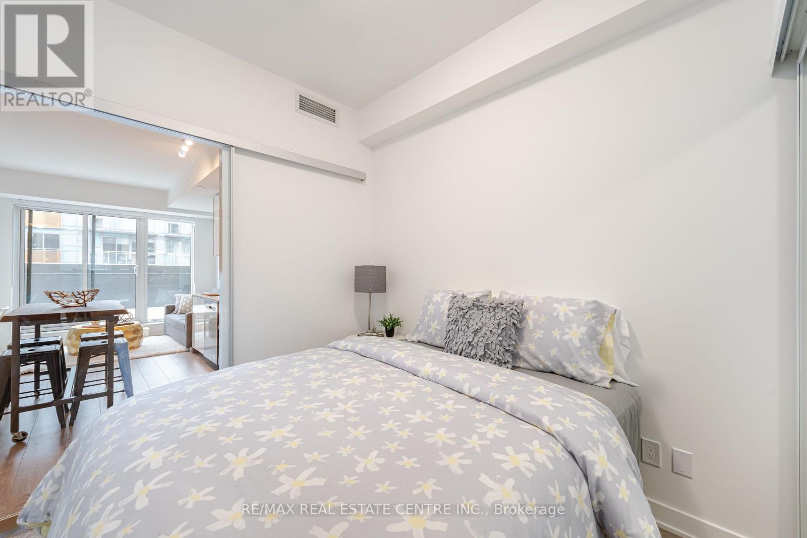 543 Richmond Street West — photo 30