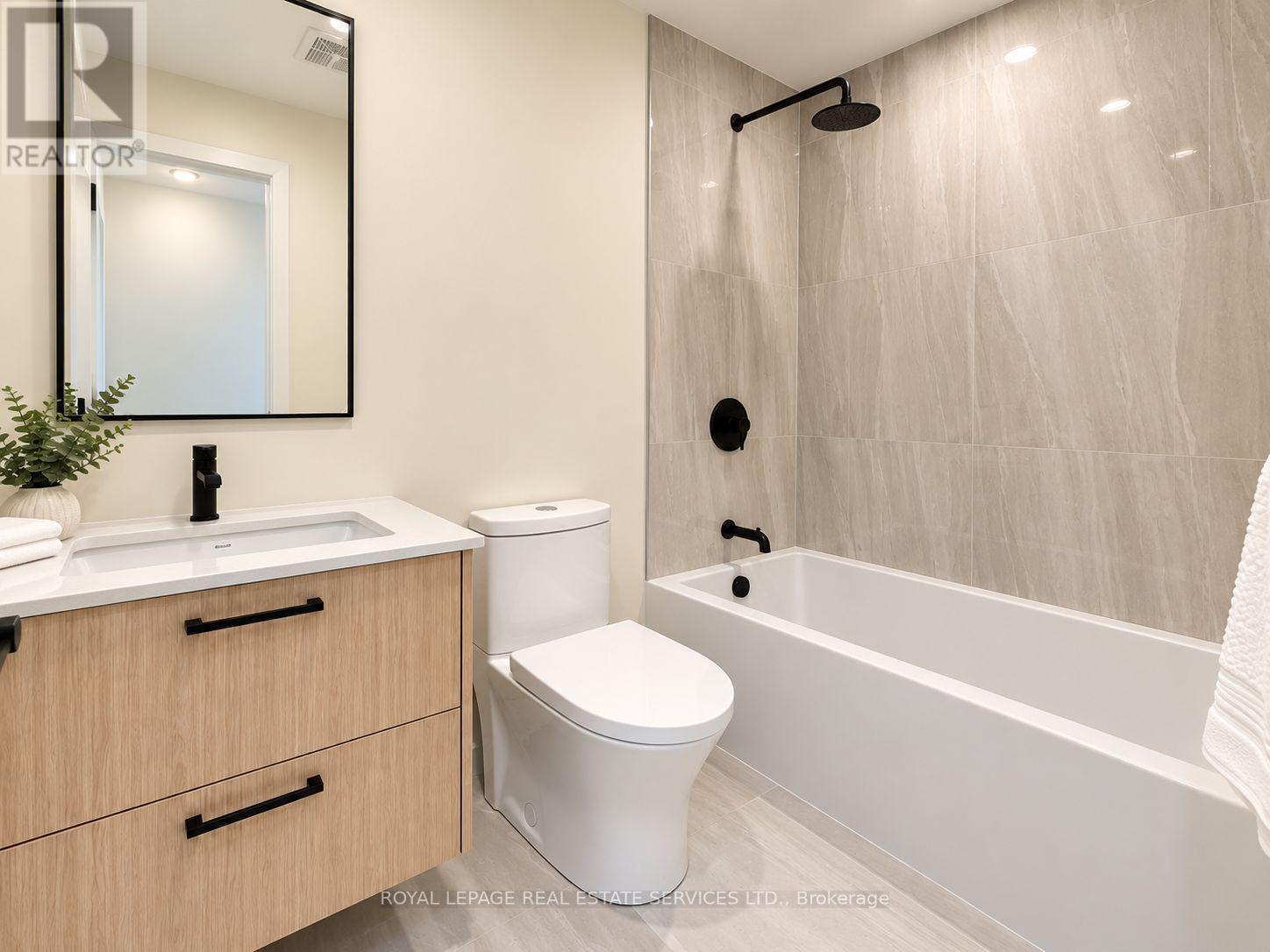 109 Erskine Avenue — photo 15