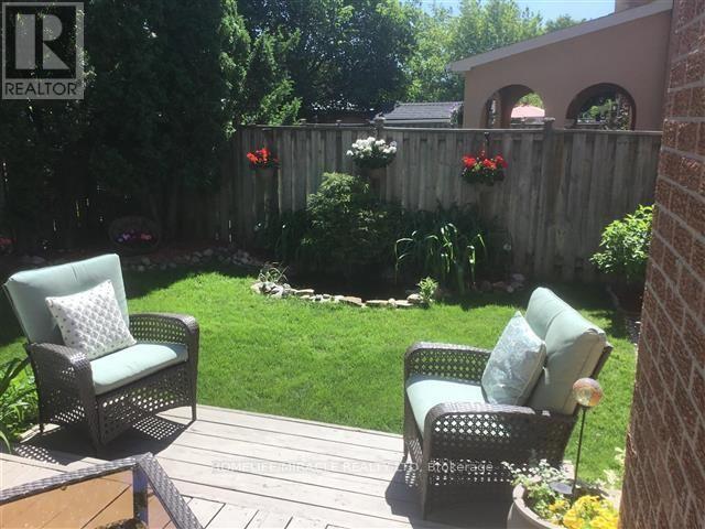 8 WILLOWCREST COURT - 14