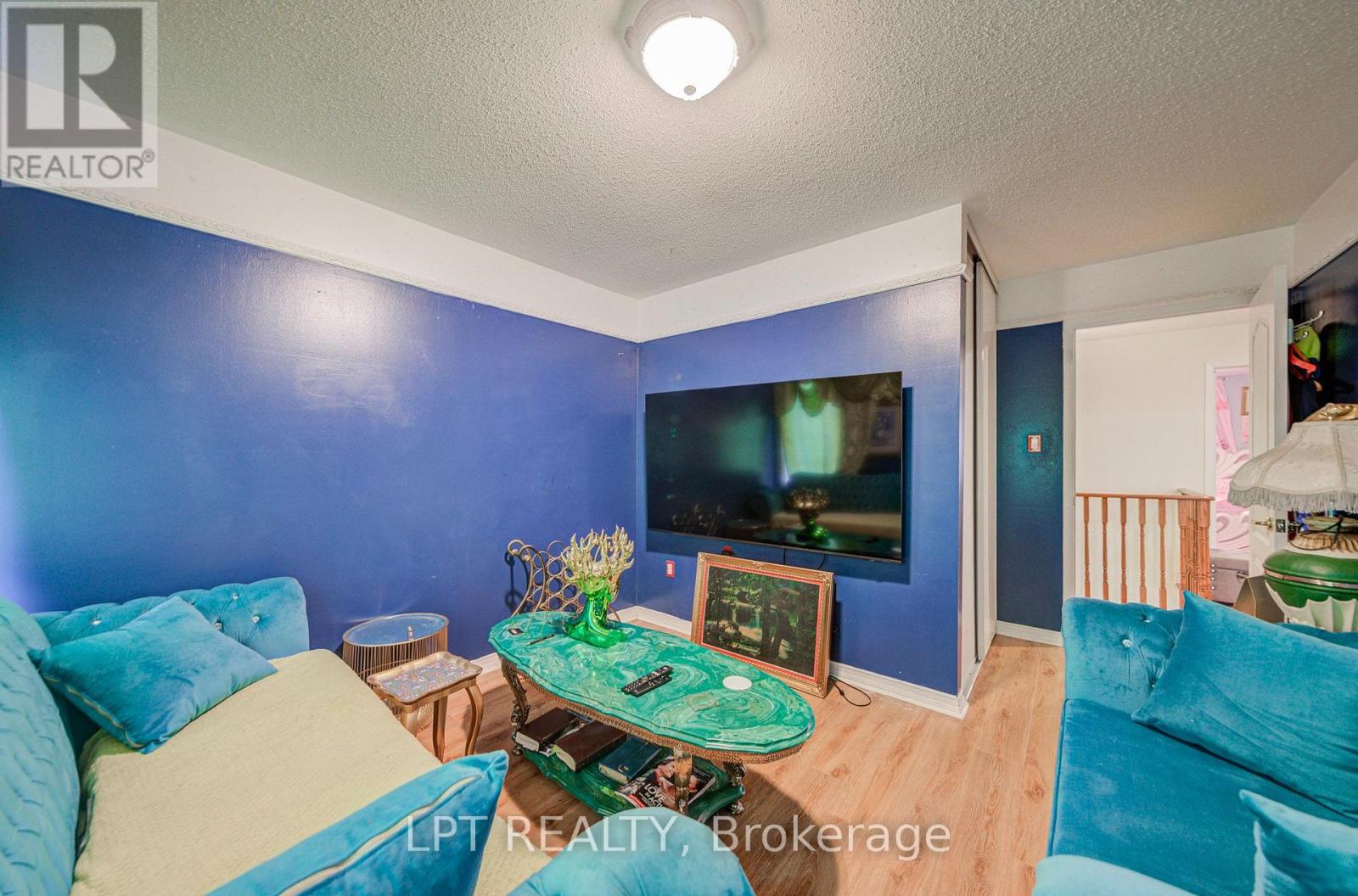 69 Westacott Crescent — photo 28