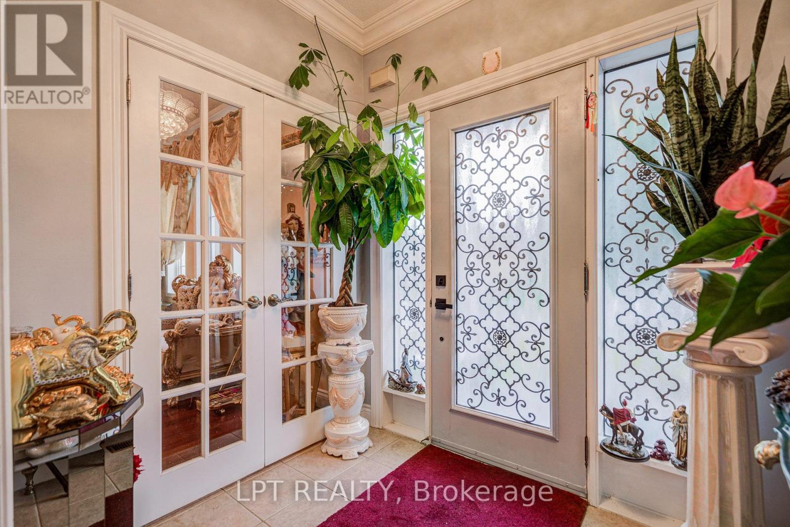 69 Westacott Crescent — photo 3