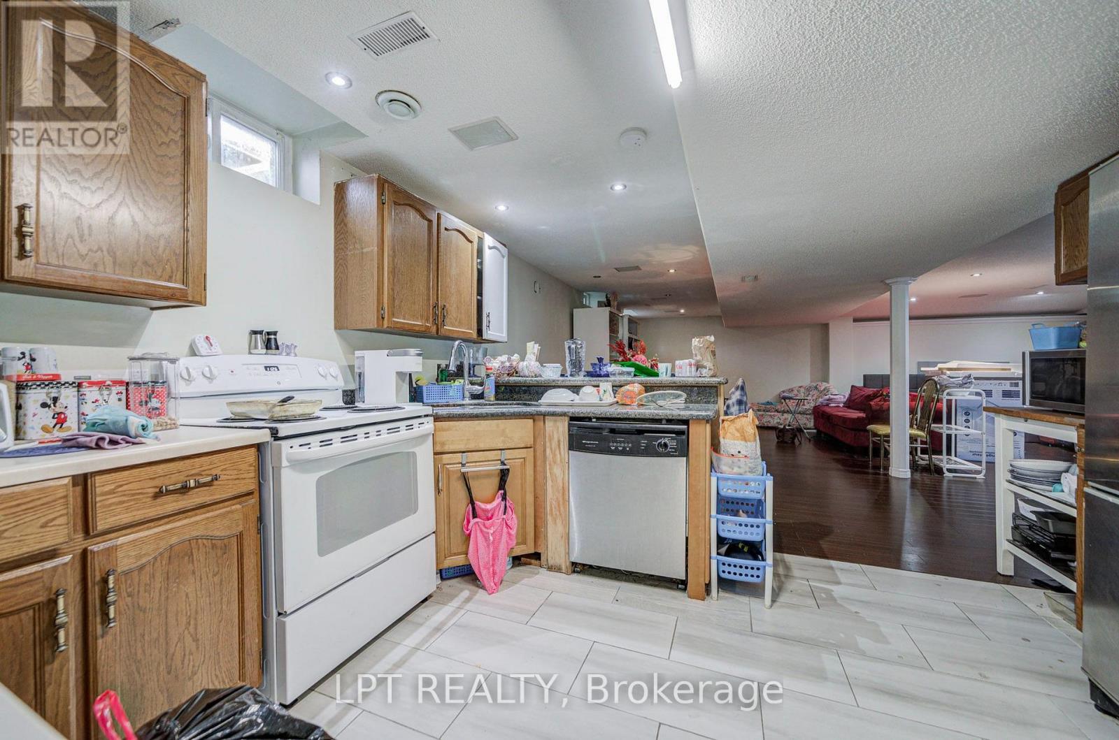 69 Westacott Crescent — photo 44