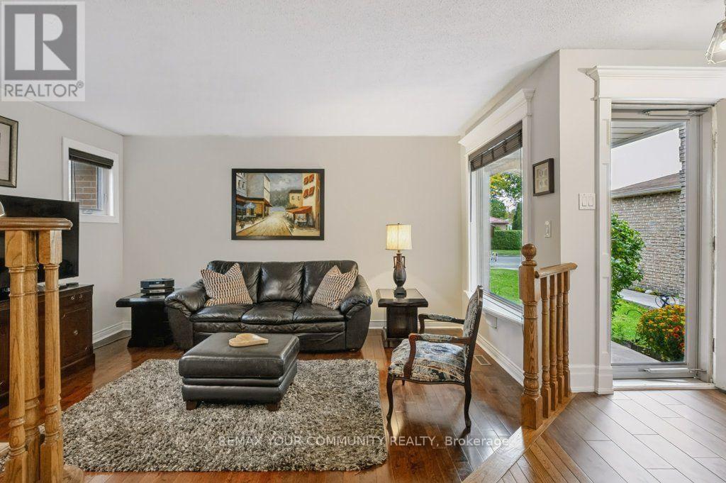 30 RADFORD DRIVE - 13