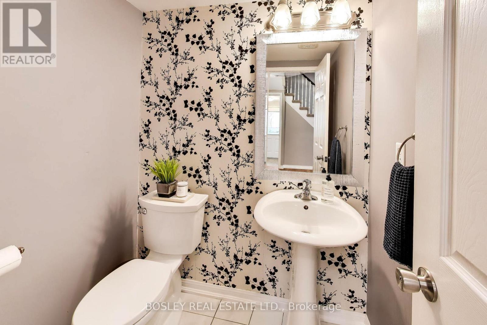 57 Longueuil Place — photo 10