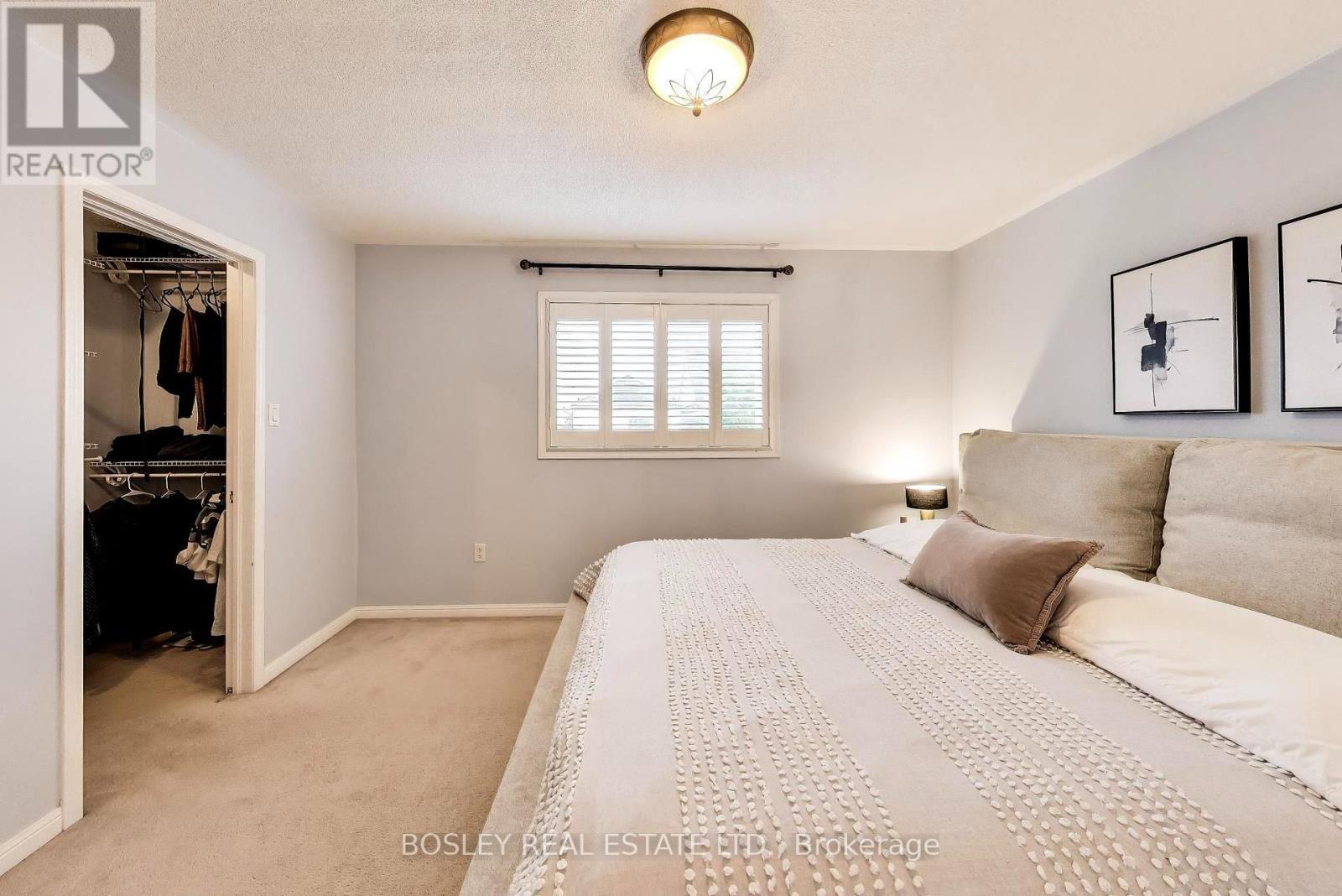 57 LONGUEUIL PLACE - 12