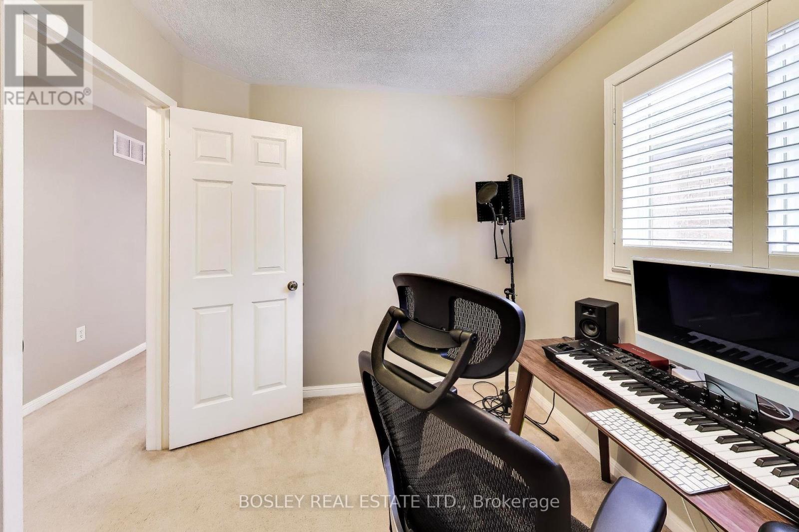 57 LONGUEUIL PLACE - 19