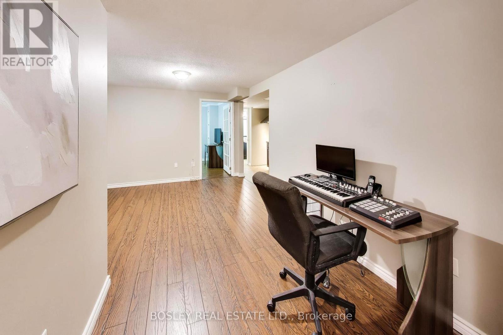 57 Longueuil Place — photo 23