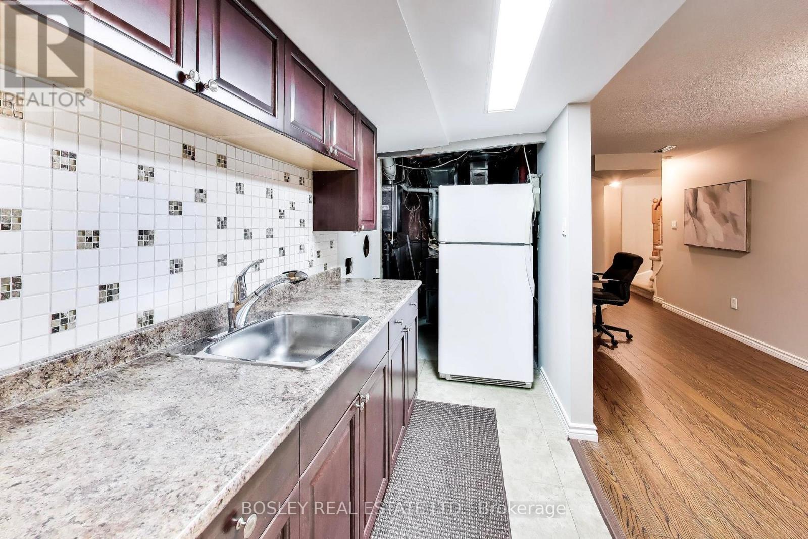 57 Longueuil Place — photo 25