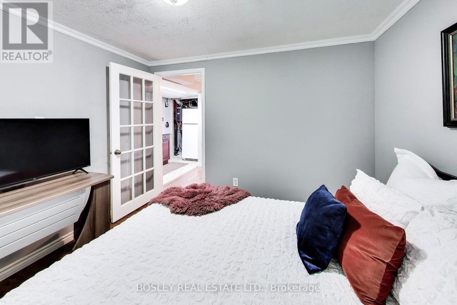 57 Longueuil Place — photo 27