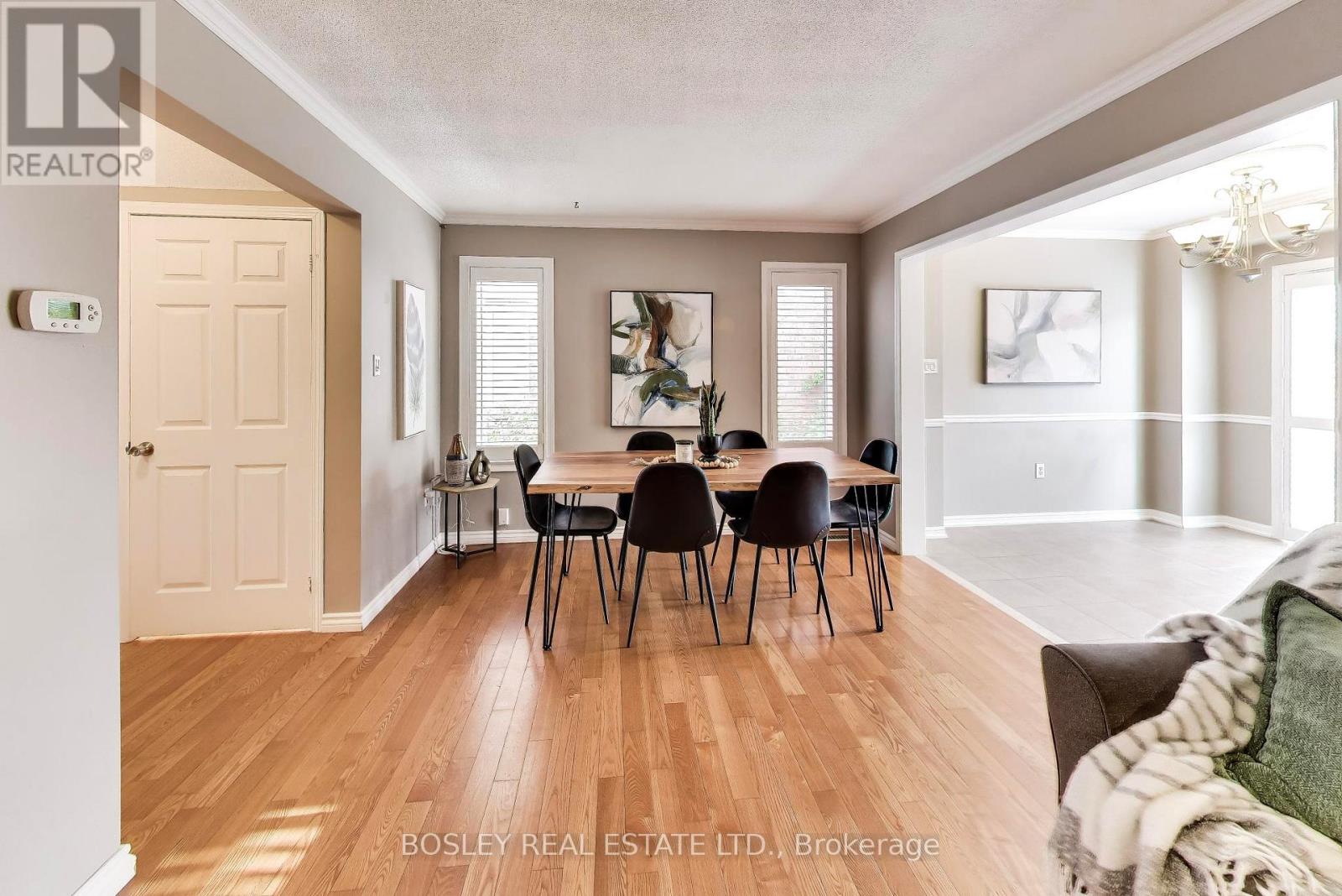 57 LONGUEUIL PLACE - 3