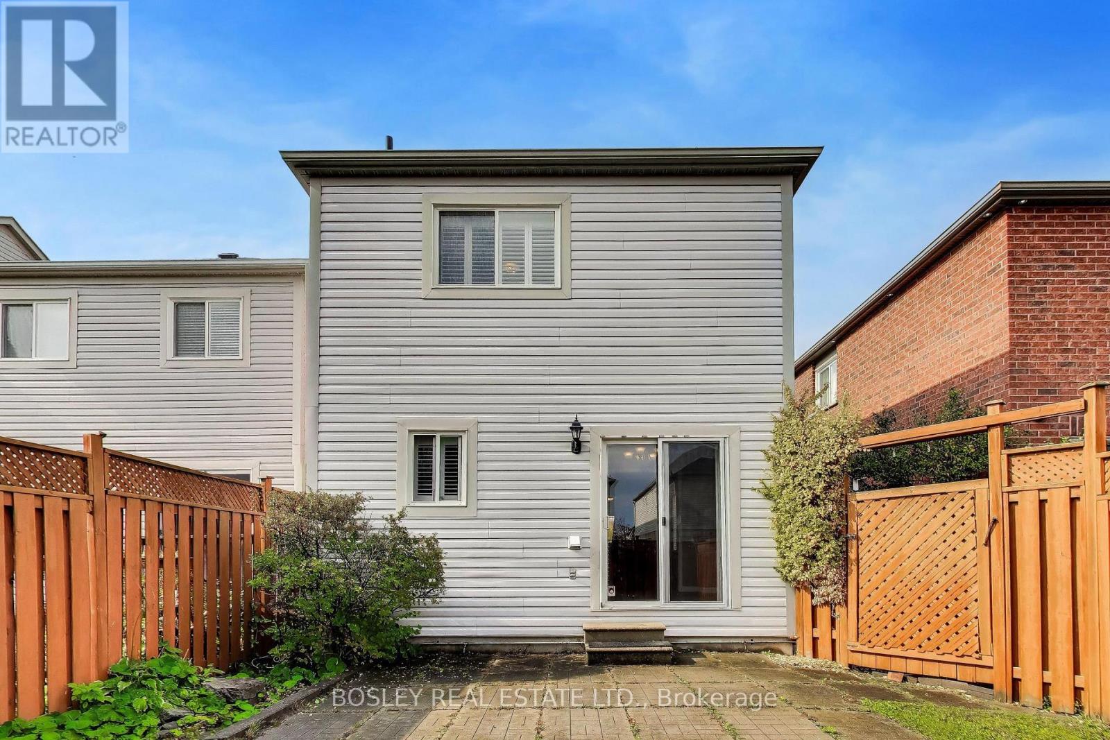 57 Longueuil Place — photo 30
