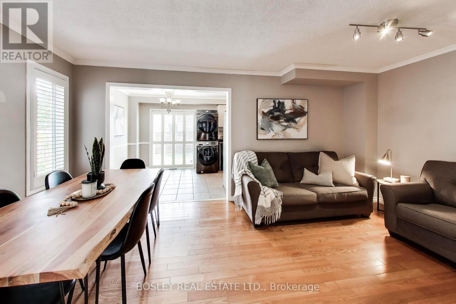 57 Longueuil Place — photo 4