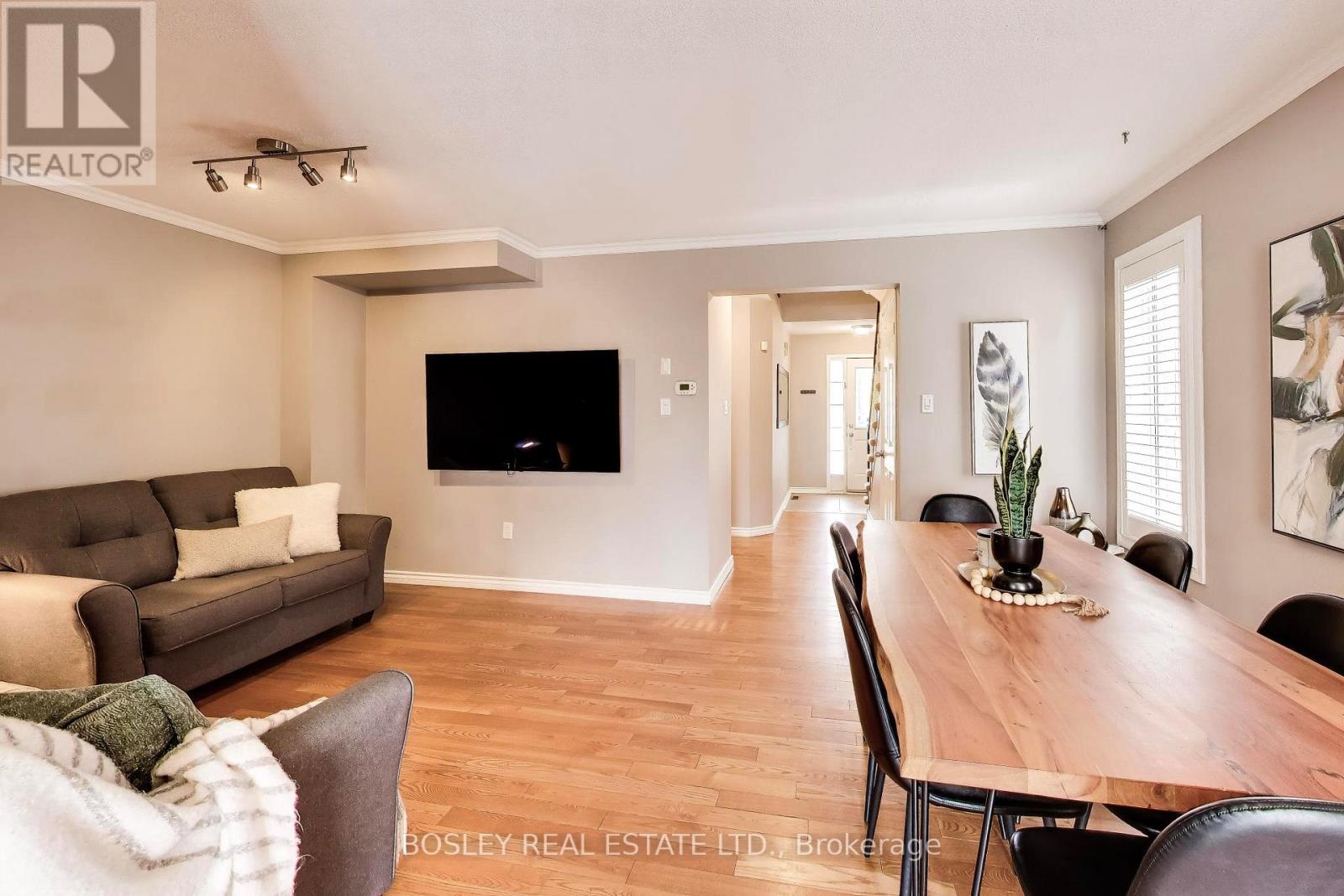57 LONGUEUIL PLACE - 6