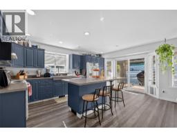 Full bathroom - 1212 Cerise Drive, Kelowna, BC V1Y9R8 Photo 6