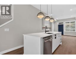 Living room - 1550 Union Road Unit# 8, Kelowna, BC V1V0G9 Photo 8