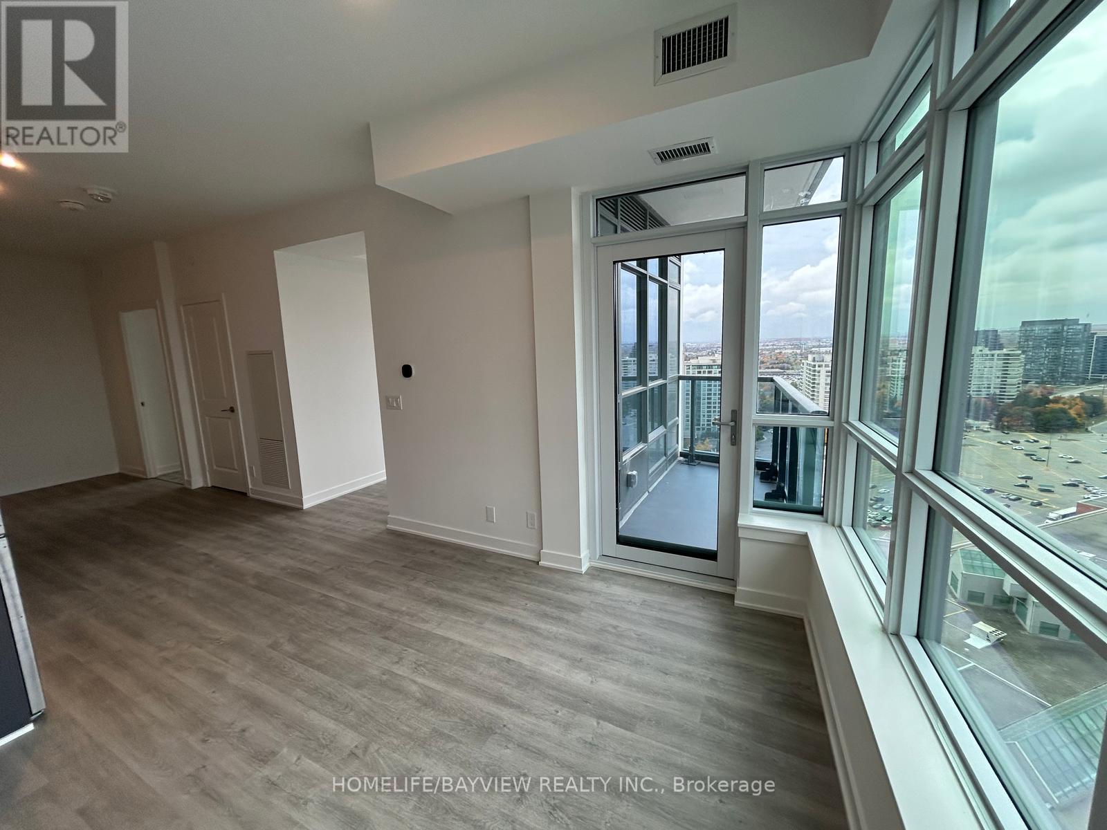 50 Upper Mall Way — photo 11