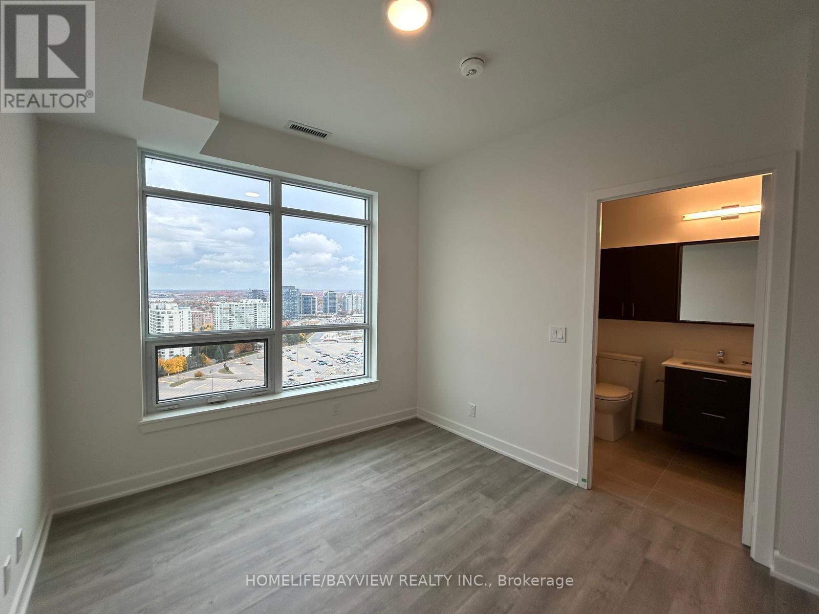 50 Upper Mall Way — photo 13