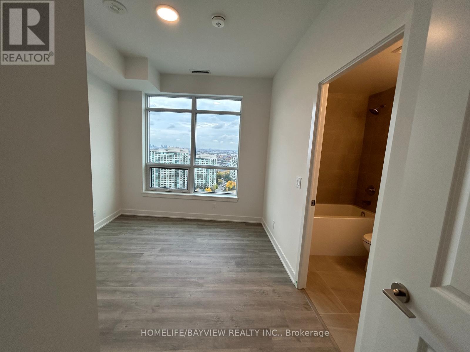 50 Upper Mall Way — photo 15