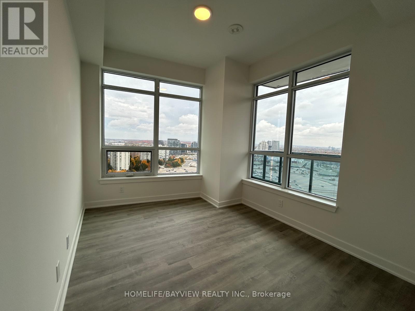 50 Upper Mall Way — photo 17