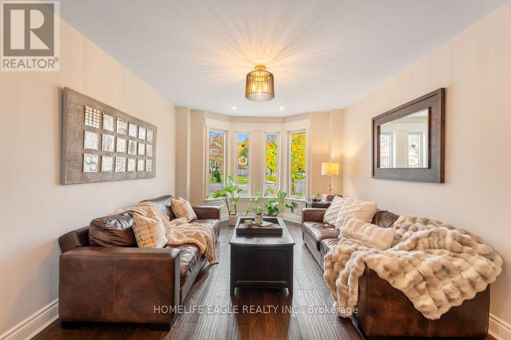 255 Savage Road, Newmarket, ON photo 3