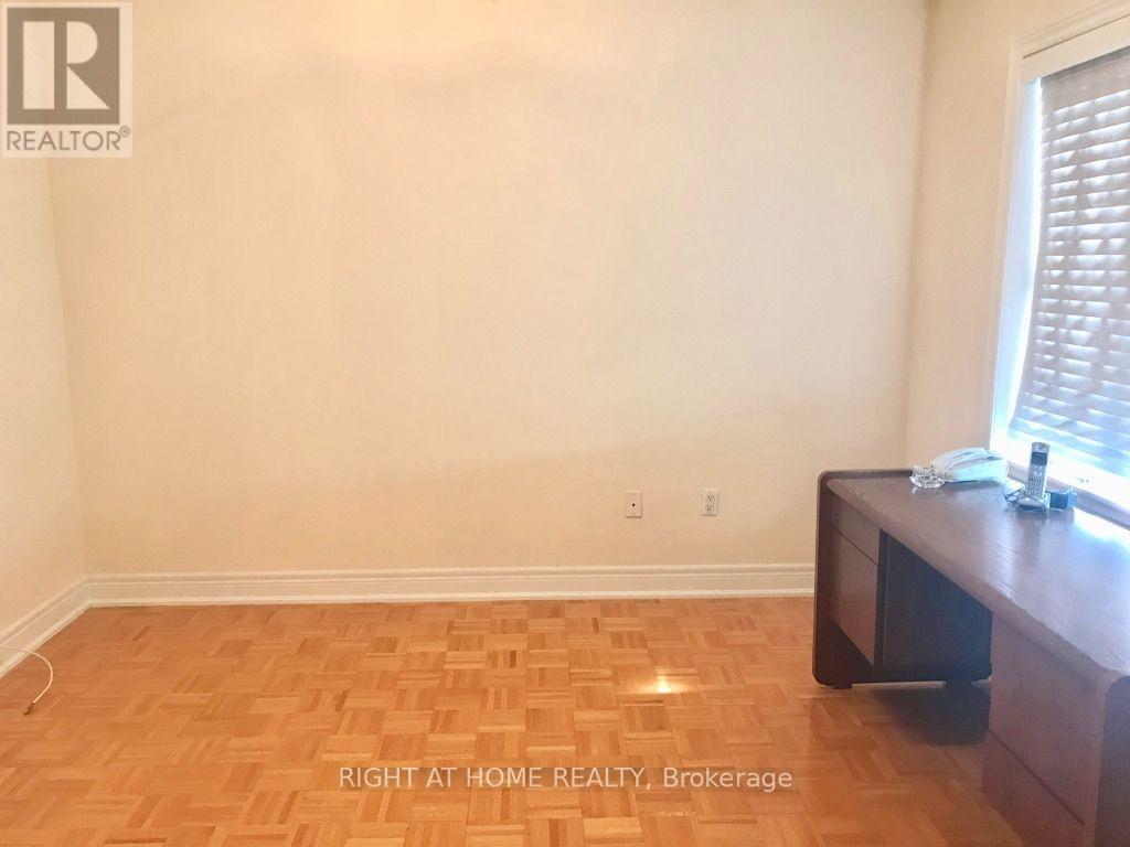 106 Avdell Avenue — photo 15