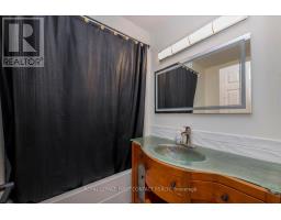 1078 Balsam Road, Innisfil, ON L0L1C0 Photo 11