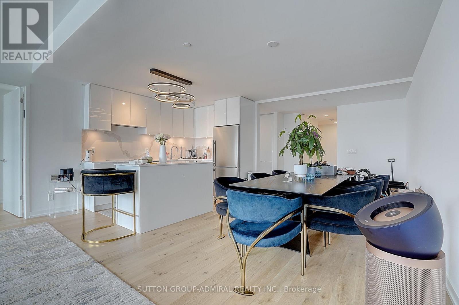 8 Beverley Glen Boulevard — photo 17