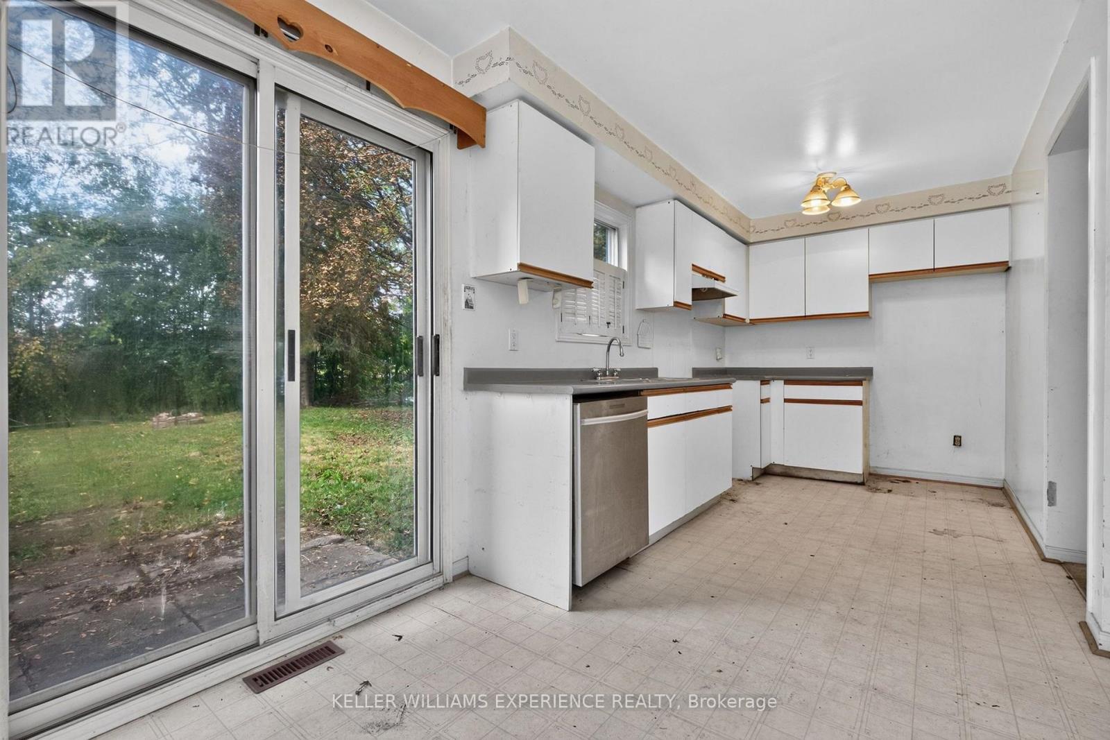 1920 Applewood Avenue, Innisfil, ON photo 4
