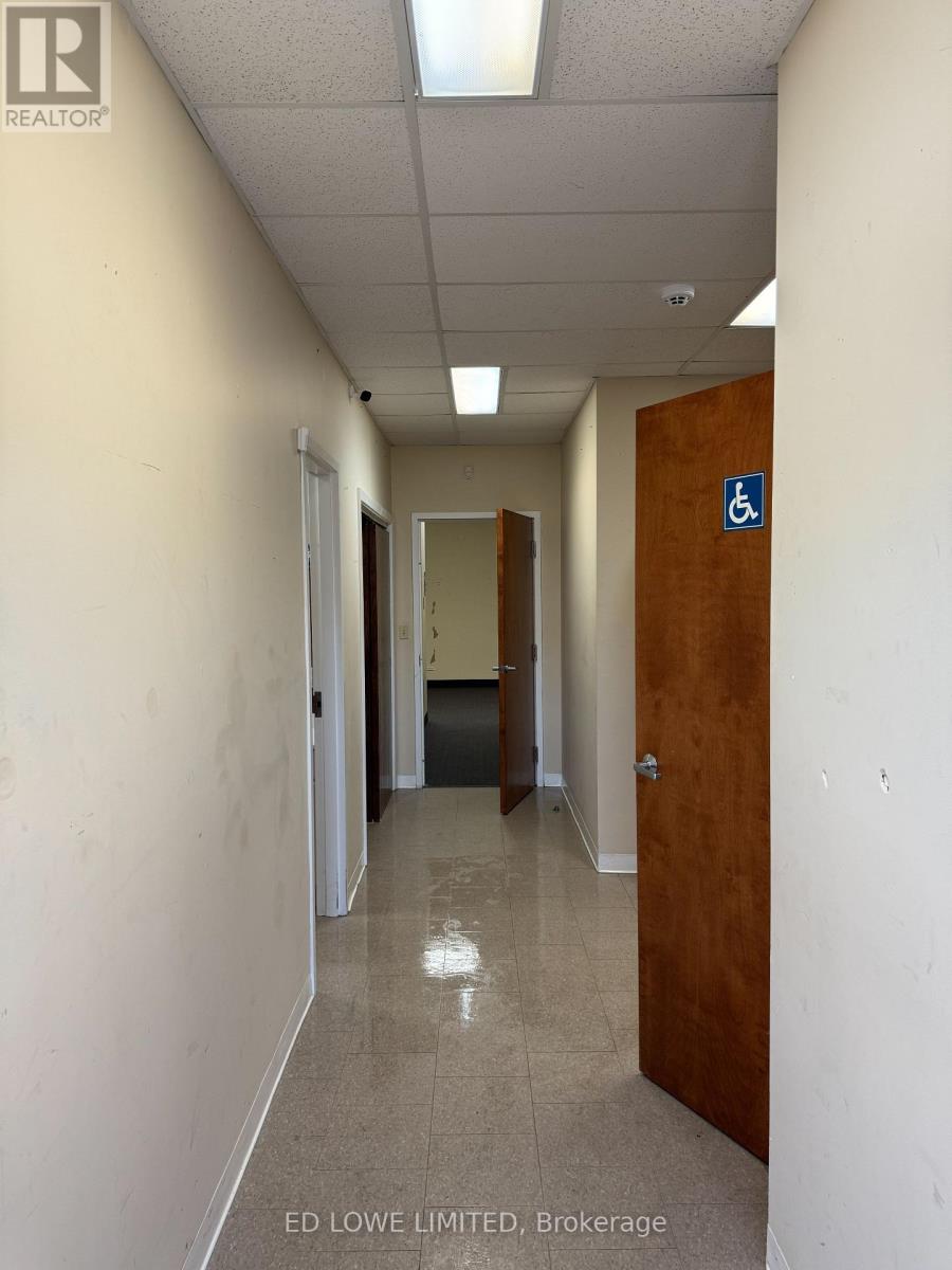 249 Saunders Road — photo 4