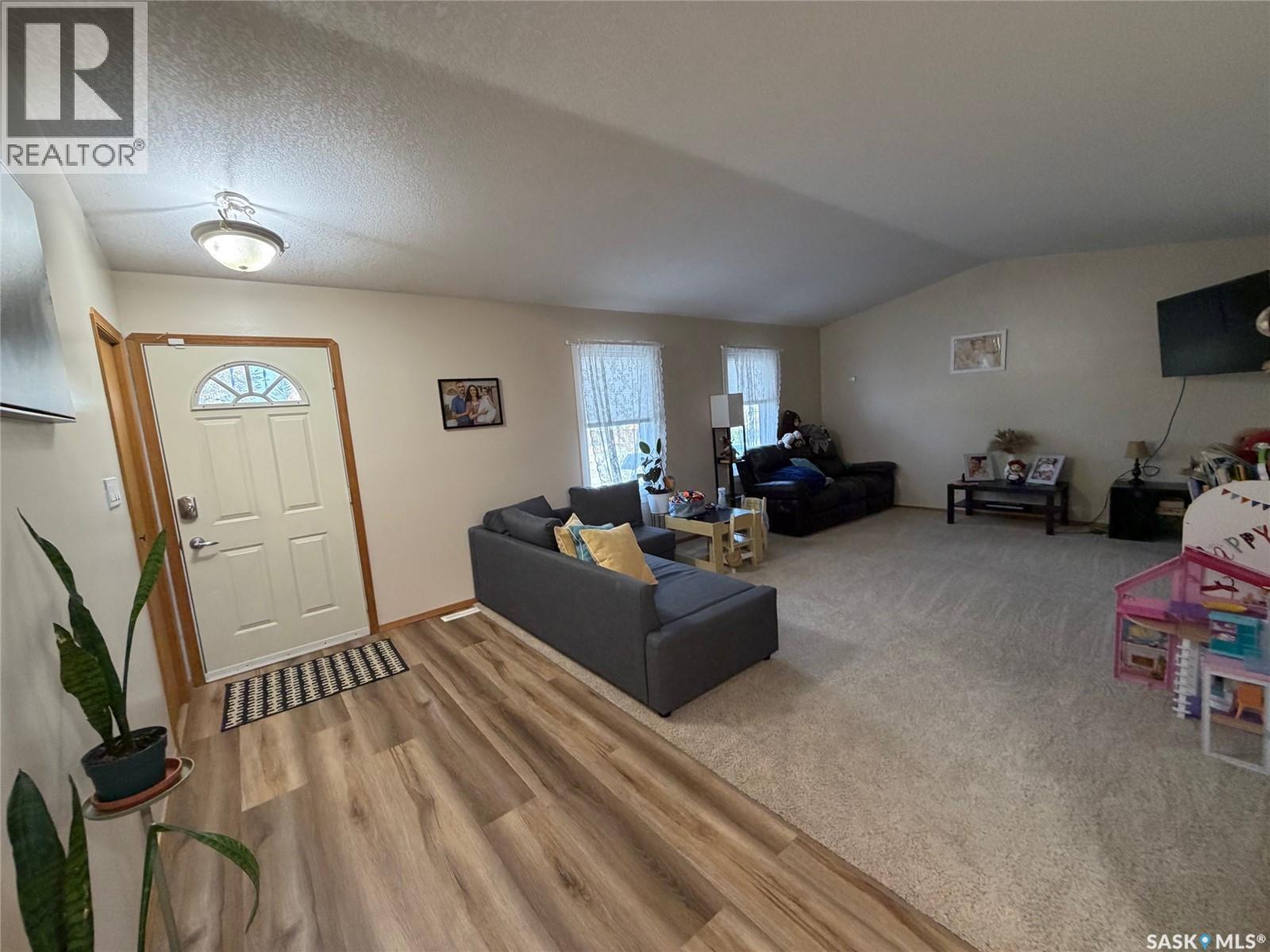 142 Darlington STREET E, Yorkton — photo 11