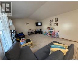 Bedroom - 142 Darlington Street E, Yorkton, SK S3N0C9 Photo 13