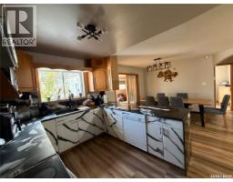 Mud room - 142 Darlington Street E, Yorkton, SK S3N0C9 Photo 9