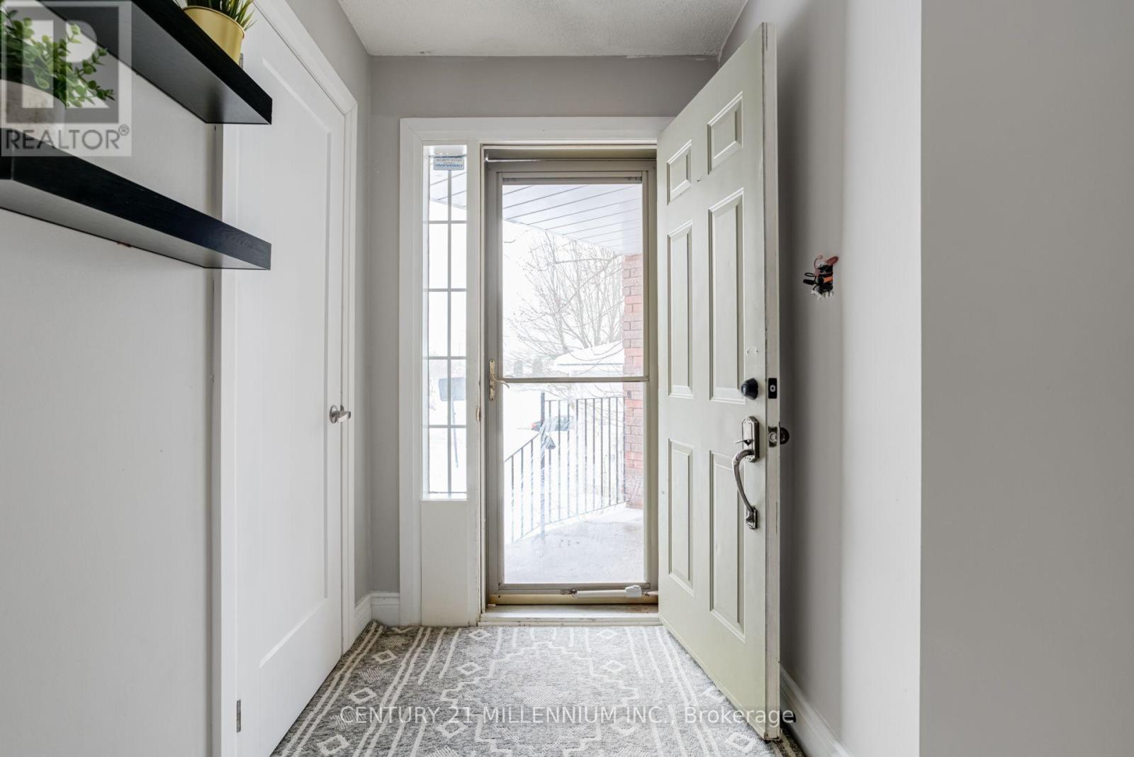 239 LISA MARIE DRIVE, Orangeville — photo 2